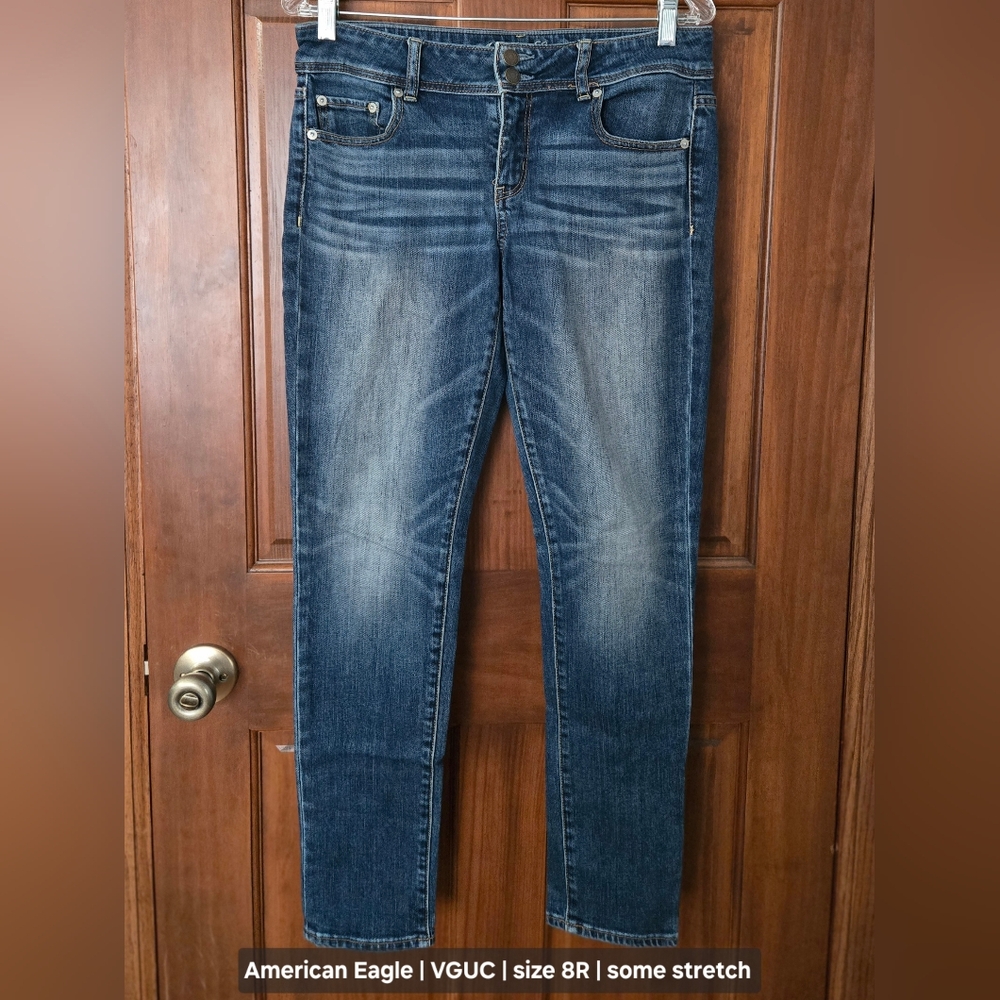 VGUC American Eagle Medium Wash Jeans